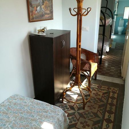 Appartement Enrico Gli Amici Del Mare à Catane Extérieur photo